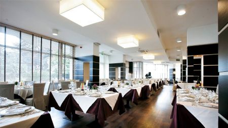 https://www.soccatours.ch/media/catalog/product/cache/da432fc9ee79dfca32e073c2235ab4d7/f/u/fu_balltrainingslager_palace_hotel_citta_soccatours_3_.jpg