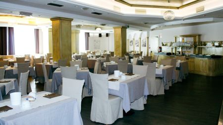 https://www.soccatours.ch/media/catalog/product/cache/da432fc9ee79dfca32e073c2235ab4d7/f/u/fu_balltrainingslager_palace_hotel_citta_soccatours_4_.jpg