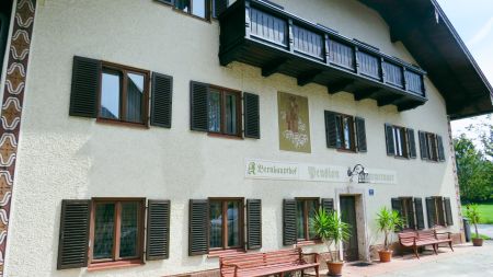 https://www.soccatours.ch/media/catalog/product/cache/da432fc9ee79dfca32e073c2235ab4d7/f/u/fu_balltrainingslager_pension_sommerauer_soccatours_2_.jpg