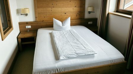 https://www.soccatours.ch/media/catalog/product/cache/da432fc9ee79dfca32e073c2235ab4d7/f/u/fu_balltrainingslager_schneiderwirt_soccatours_2_.jpg