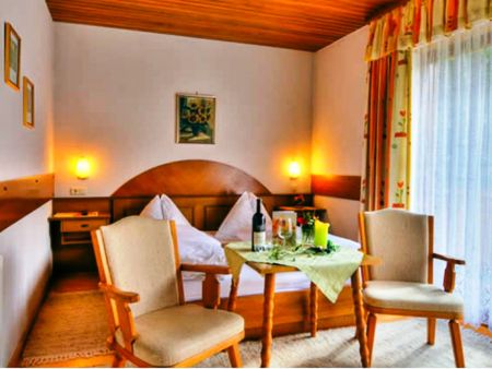 https://www.soccatours.ch/media/catalog/product/cache/da432fc9ee79dfca32e073c2235ab4d7/f/u/fu_balltrainingslager_sporthotel_in_leutasch_soccatours_3_.jpg