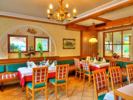 https://www.soccatours.ch/media/catalog/product/cache/da432fc9ee79dfca32e073c2235ab4d7/f/u/fu_balltrainingslager_sporthotel_in_leutasch_soccatours_4_.jpg