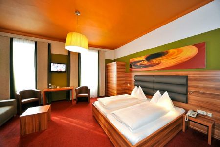 https://www.soccatours.ch/media/catalog/product/cache/da432fc9ee79dfca32e073c2235ab4d7/f/u/fu_balltrainingslager_stadt-hotel-ertl_soccatours_8_.jpg