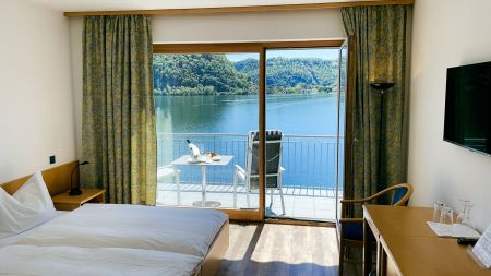 https://www.soccatours.ch/media/catalog/product/cache/da432fc9ee79dfca32e073c2235ab4d7/f/u/fu_balltrainingslager_tresa_bay_soccatours_5_.jpg