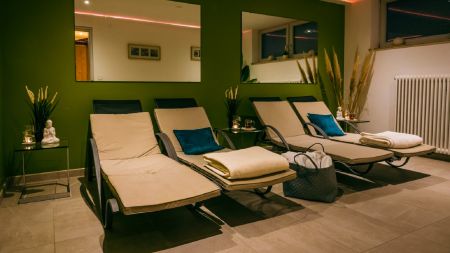 https://www.soccatours.ch/media/catalog/product/cache/da432fc9ee79dfca32e073c2235ab4d7/f/u/fu_balltrainingslager_waldhotel_eisenberg_soccatours_6_.jpg