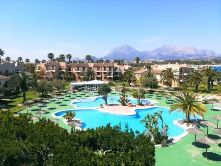 https://www.soccatours.ch/media/catalog/product/cache/da432fc9ee79dfca32e073c2235ab4d7/f/u/fussballtrainingslager_albir_garden_sport_resort_soccatours.jpg