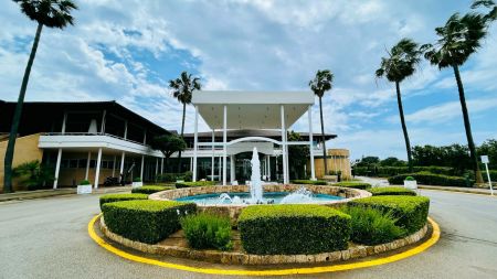 https://www.soccatours.ch/media/catalog/product/cache/da432fc9ee79dfca32e073c2235ab4d7/f/u/fussballtrainingslager_blau_colonia_sant_jordi_soccatours.jpg