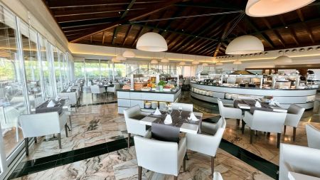 https://www.soccatours.ch/media/catalog/product/cache/da432fc9ee79dfca32e073c2235ab4d7/f/u/fussballtrainingslager_blau_colonia_sant_jordi_soccatours4.jpg