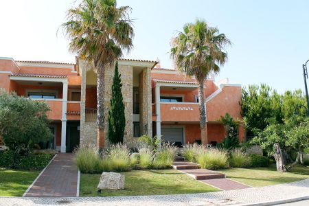 https://www.soccatours.ch/media/catalog/product/cache/da432fc9ee79dfca32e073c2235ab4d7/f/u/fussballtrainingslager_cascade_resort_soccatours2.jpg