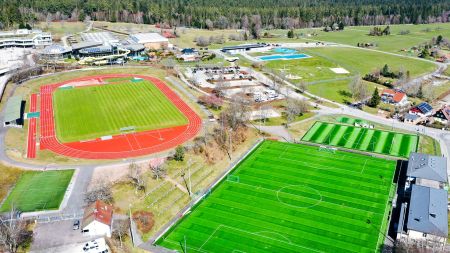 https://www.soccatours.ch/media/catalog/product/cache/da432fc9ee79dfca32e073c2235ab4d7/f/u/fussballtrainingslager_champions_park_soccatours_19.jpg