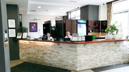 https://www.soccatours.ch/media/catalog/product/cache/da432fc9ee79dfca32e073c2235ab4d7/f/u/fussballtrainingslager_colorfactory_spa_hotel_soccatours.jpg