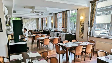 https://www.soccatours.ch/media/catalog/product/cache/da432fc9ee79dfca32e073c2235ab4d7/f/u/fussballtrainingslager_colorfactory_spa_hotel_soccatours2.jpg