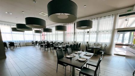 https://www.soccatours.ch/media/catalog/product/cache/da432fc9ee79dfca32e073c2235ab4d7/f/u/fussballtrainingslager_db_hotel_verona_soccatours_5_.jpg