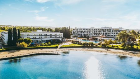 https://www.soccatours.ch/media/catalog/product/cache/da432fc9ee79dfca32e073c2235ab4d7/f/u/fussballtrainingslager_falkensteiner_club_soccatours.jpg