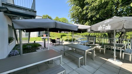 https://www.soccatours.ch/media/catalog/product/cache/da432fc9ee79dfca32e073c2235ab4d7/f/u/fussballtrainingslager_g_ppingen_hohenstaufen_7_.jpg