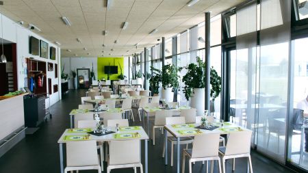 https://www.soccatours.ch/media/catalog/product/cache/da432fc9ee79dfca32e073c2235ab4d7/f/u/fussballtrainingslager_gaestehaus_neckarpark_soccatours5.jpg
