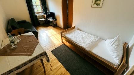 https://www.soccatours.ch/media/catalog/product/cache/da432fc9ee79dfca32e073c2235ab4d7/f/u/fussballtrainingslager_gasthof_alt_f_rst_tt_soccatours_5_.jpg