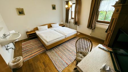 https://www.soccatours.ch/media/catalog/product/cache/da432fc9ee79dfca32e073c2235ab4d7/f/u/fussballtrainingslager_gasthof_alt_f_rst_tt_soccatours_6_.jpg