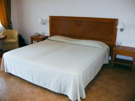 https://www.soccatours.ch/media/catalog/product/cache/da432fc9ee79dfca32e073c2235ab4d7/f/u/fussballtrainingslager_geovillage_resort_soccatours_12_.jpg