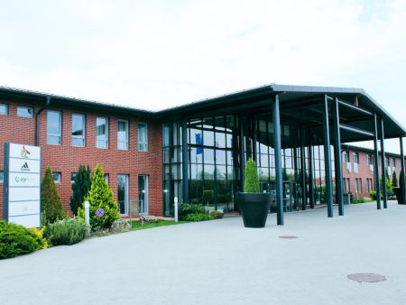 https://www.soccatours.ch/media/catalog/product/cache/da432fc9ee79dfca32e073c2235ab4d7/f/u/fussballtrainingslager_globall_sporthotel_soccatours.jpg