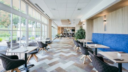 https://www.soccatours.ch/media/catalog/product/cache/da432fc9ee79dfca32e073c2235ab4d7/f/u/fussballtrainingslager_gotthard_therme_hotel_soccatours3.jpg