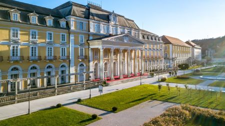 https://www.soccatours.ch/media/catalog/product/cache/da432fc9ee79dfca32e073c2235ab4d7/f/u/fussballtrainingslager_grand_hotel_rogaska_soccatours.jpg