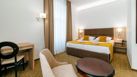 https://www.soccatours.ch/media/catalog/product/cache/da432fc9ee79dfca32e073c2235ab4d7/f/u/fussballtrainingslager_grand_hotel_rogaska_soccatours4.jpg