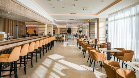 https://www.soccatours.ch/media/catalog/product/cache/da432fc9ee79dfca32e073c2235ab4d7/f/u/fussballtrainingslager_greenfield_hotel_soccatours3.jpg
