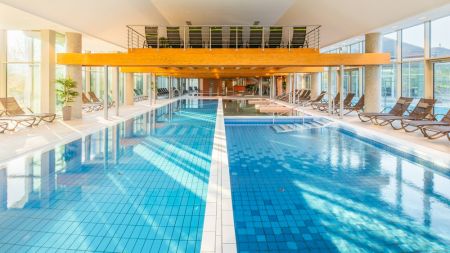https://www.soccatours.ch/media/catalog/product/cache/da432fc9ee79dfca32e073c2235ab4d7/f/u/fussballtrainingslager_greenfield_hotel_soccatours4.jpg