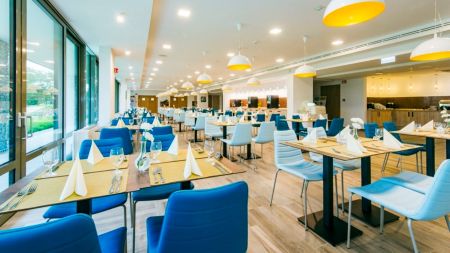 https://www.soccatours.ch/media/catalog/product/cache/da432fc9ee79dfca32e073c2235ab4d7/f/u/fussballtrainingslager_hotel_akademia_soccatours3.jpg