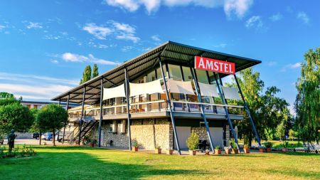 https://www.soccatours.ch/media/catalog/product/cache/da432fc9ee79dfca32e073c2235ab4d7/f/u/fussballtrainingslager_hotel_amstel_hattyu_soccatours.jpg