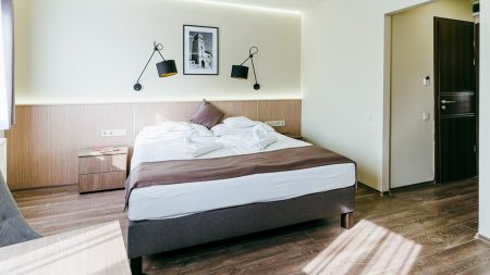 https://www.soccatours.ch/media/catalog/product/cache/da432fc9ee79dfca32e073c2235ab4d7/f/u/fussballtrainingslager_hotel_amstel_hattyu_soccatours4.jpg