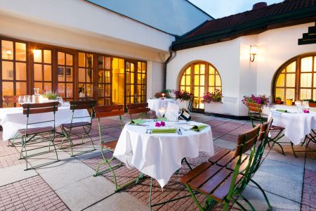 https://www.soccatours.ch/media/catalog/product/cache/da432fc9ee79dfca32e073c2235ab4d7/f/u/fussballtrainingslager_hotel_concertino_soccatours_2_.jpg