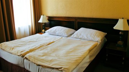 https://www.soccatours.ch/media/catalog/product/cache/da432fc9ee79dfca32e073c2235ab4d7/f/u/fussballtrainingslager_hotel_continental_soccatours9.jpg