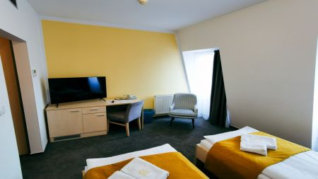 https://www.soccatours.ch/media/catalog/product/cache/da432fc9ee79dfca32e073c2235ab4d7/f/u/fussballtrainingslager_hotel_eminent_soccatours7.jpg