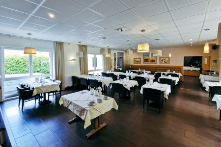 https://www.soccatours.ch/media/catalog/product/cache/da432fc9ee79dfca32e073c2235ab4d7/f/u/fussballtrainingslager_hotel_erla_soccatours_2_.jpg