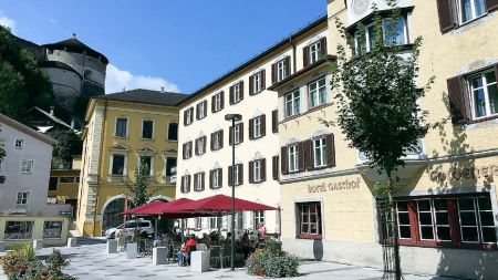 https://www.soccatours.ch/media/catalog/product/cache/da432fc9ee79dfca32e073c2235ab4d7/f/u/fussballtrainingslager_hotel_goldener_loewe_soccatours.jpg