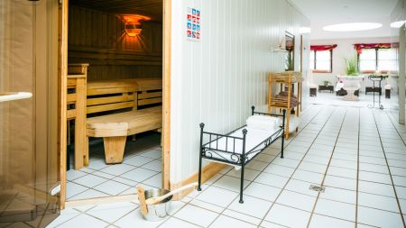 https://www.soccatours.ch/media/catalog/product/cache/da432fc9ee79dfca32e073c2235ab4d7/f/u/fussballtrainingslager_hotel_hoellrigl_soccatours_7_.jpg