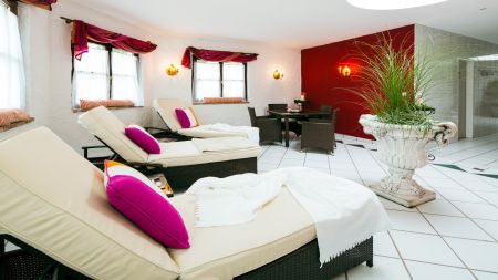 https://www.soccatours.ch/media/catalog/product/cache/da432fc9ee79dfca32e073c2235ab4d7/f/u/fussballtrainingslager_hotel_hoellrigl_soccatours_8_.jpg