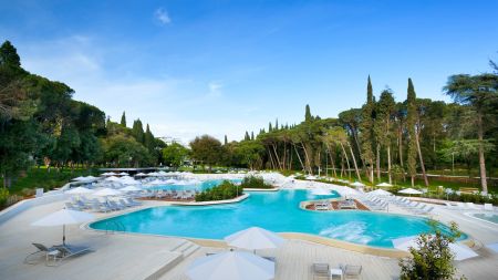 https://www.soccatours.ch/media/catalog/product/cache/da432fc9ee79dfca32e073c2235ab4d7/f/u/fussballtrainingslager_hotel_lone_soccatours3.jpg