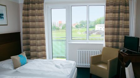 https://www.soccatours.ch/media/catalog/product/cache/da432fc9ee79dfca32e073c2235ab4d7/f/u/fussballtrainingslager_hotel_marttel_soccatours6.jpg