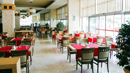 https://www.soccatours.ch/media/catalog/product/cache/da432fc9ee79dfca32e073c2235ab4d7/f/u/fussballtrainingslager_hotel_miracle_soccatours3.jpg