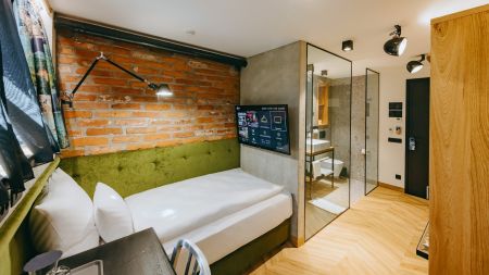 https://www.soccatours.ch/media/catalog/product/cache/da432fc9ee79dfca32e073c2235ab4d7/f/u/fussballtrainingslager_hotel_one66_soccatours8.jpg