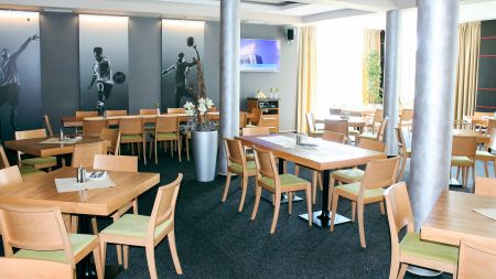 https://www.soccatours.ch/media/catalog/product/cache/da432fc9ee79dfca32e073c2235ab4d7/f/u/fussballtrainingslager_hotel_otavarena_soccatours3.jpg