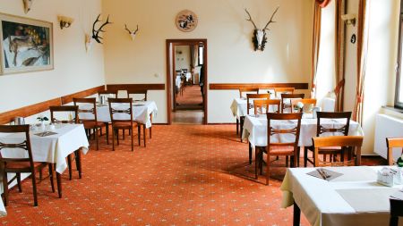 https://www.soccatours.ch/media/catalog/product/cache/da432fc9ee79dfca32e073c2235ab4d7/f/u/fussballtrainingslager_hotel_podhrad_soccatours4.jpg