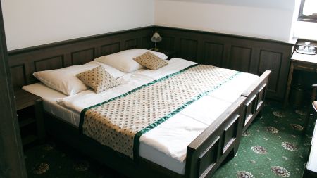 https://www.soccatours.ch/media/catalog/product/cache/da432fc9ee79dfca32e073c2235ab4d7/f/u/fussballtrainingslager_hotel_podhrad_soccatours6.jpg