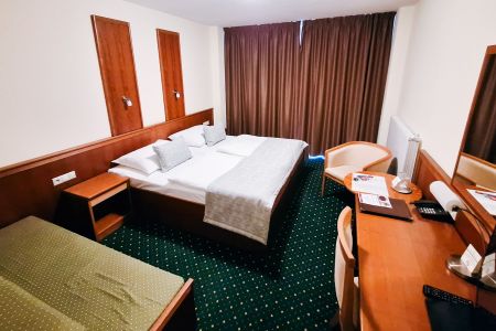 https://www.soccatours.ch/media/catalog/product/cache/da432fc9ee79dfca32e073c2235ab4d7/f/u/fussballtrainingslager_hotel_primavera_soccatours10.jpg