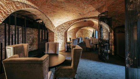 https://www.soccatours.ch/media/catalog/product/cache/da432fc9ee79dfca32e073c2235ab4d7/f/u/fussballtrainingslager_hotel_slatina_superior_soccatours4.jpg