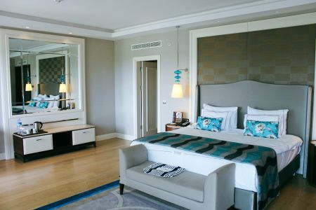 https://www.soccatours.ch/media/catalog/product/cache/da432fc9ee79dfca32e073c2235ab4d7/f/u/fussballtrainingslager_hotel_titanic_deluxe_soccatours5.jpg