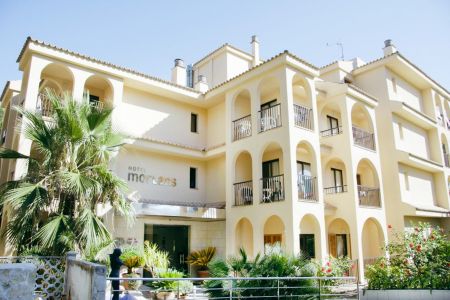 https://www.soccatours.ch/media/catalog/product/cache/da432fc9ee79dfca32e073c2235ab4d7/f/u/fussballtrainingslager_hotelkomplex_paguera_soccatours3.jpg